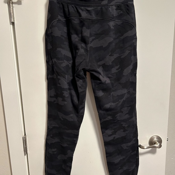 Lululemon Scuba High-Rise French Terry Jogger - Picture 3 of 4